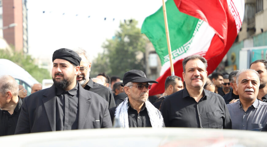 حضور دکتر محمدرضا جواهری تفتی مدیرعامل هلدینگ توسعه کسب‌و‌کار سبا همراه با برخی مسئولان کشوری و مدیران ارشد هلدینگ در مراسم تشییع شهدای پرافتخار اقتدار