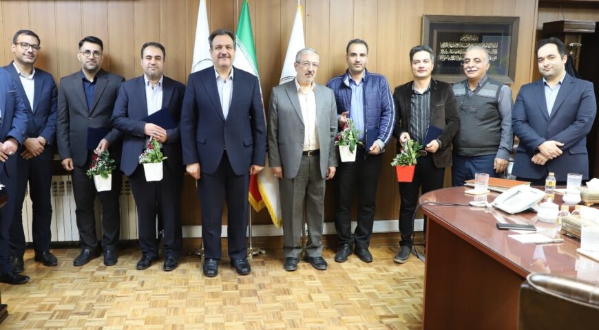 مدیرعامل هلدینگ توسعه کسب‌وکار سبا در جمع معاونین و مدیران ارشد به مناسبت روز حسابدار از کارکنان حوزه معاونت مالی تقدیر کرد